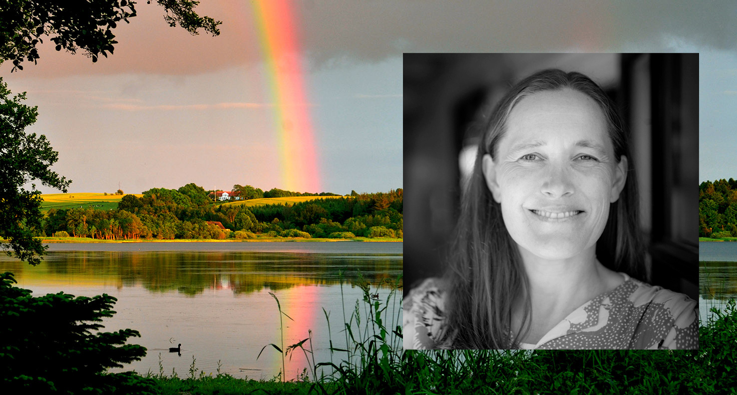 Regnbuefarvet_JL_Britta_BW_AdamGroenne