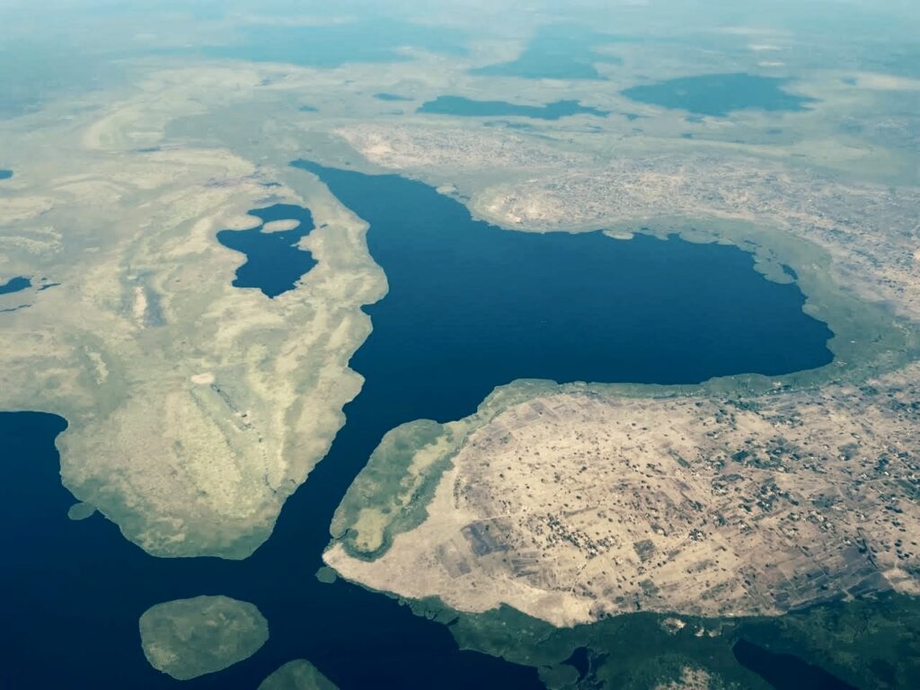 Luftfoto af Victoriasøen over Uganda