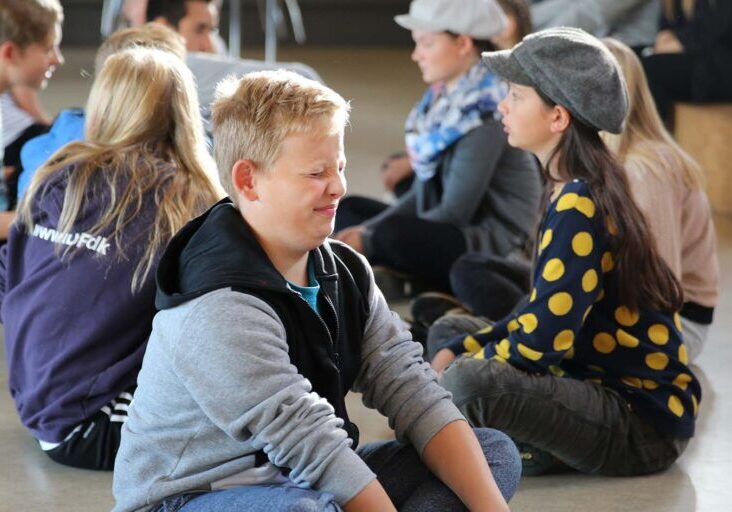 NS skole 25 lukker øjne_lille